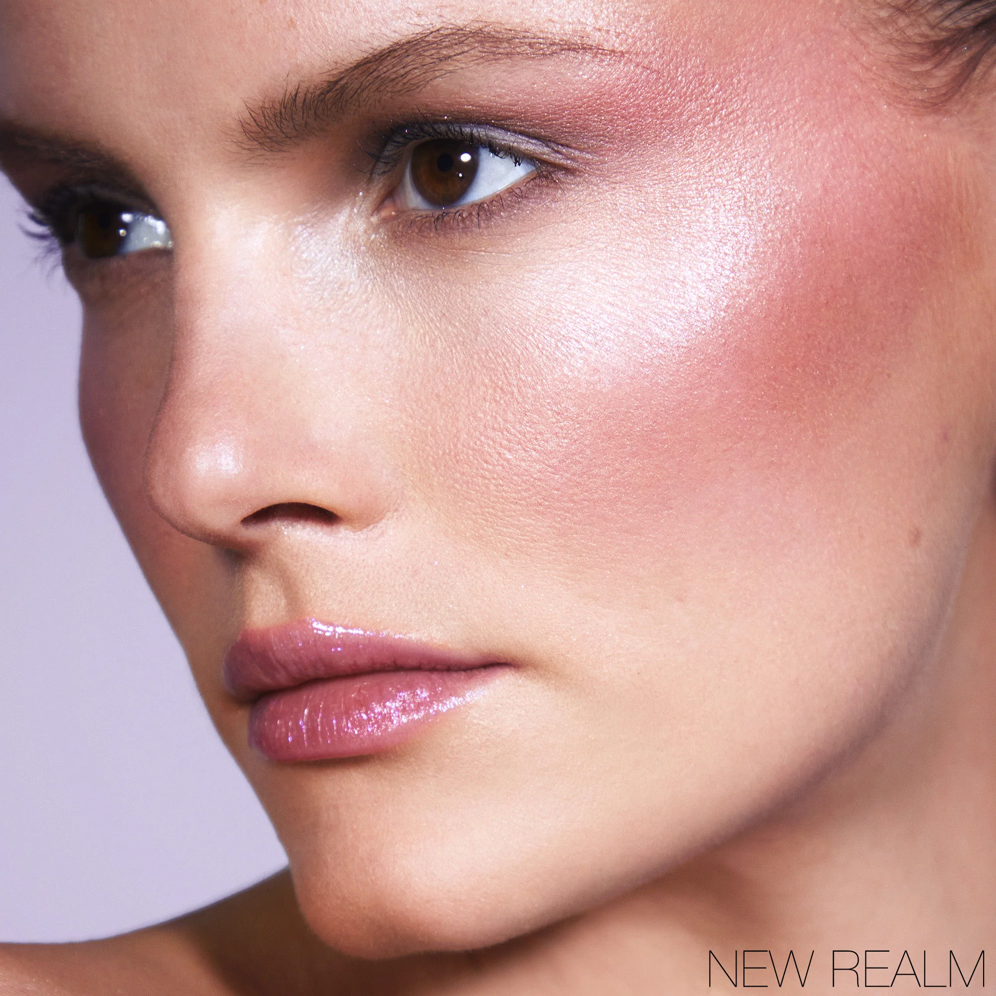 214-ethereal-aura-blush-palette-limited-edition--4.webp Ethereal Aura Blush Palette (Limited Edition)