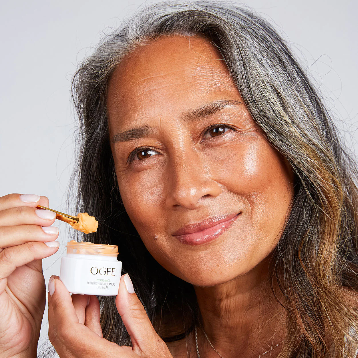 2460-brightening-botanical-eye-balm-7.webp Brightening Botanical Eye Balm