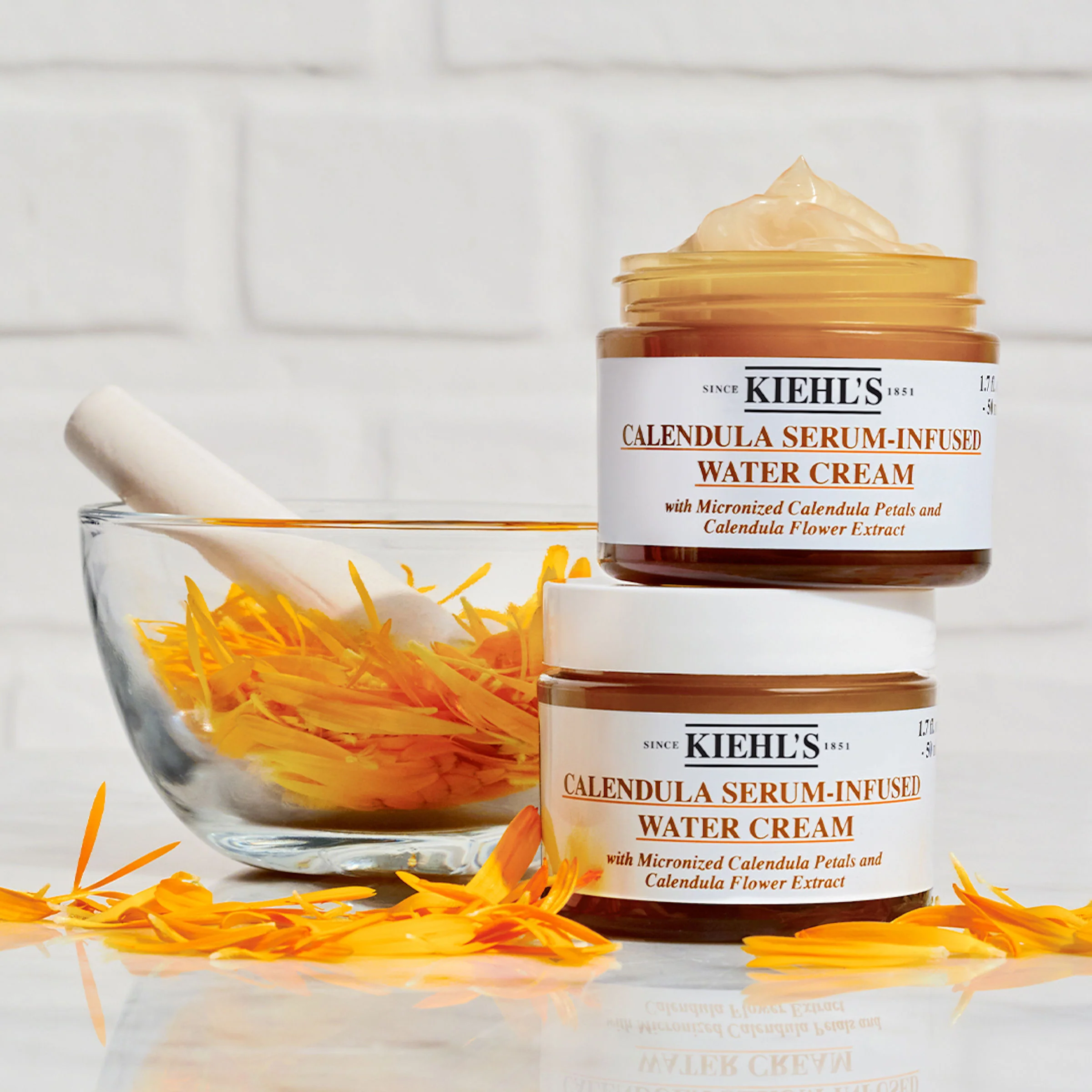 2638-calendula-serum-infused-water-cream-6.webp Calendula Serum-Infused Water Cream