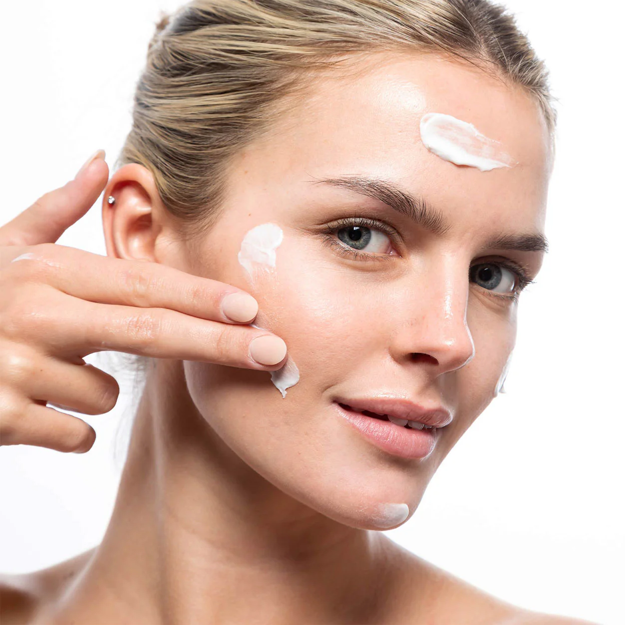3408-cream-cleanser-3.webp Cream Cleanser