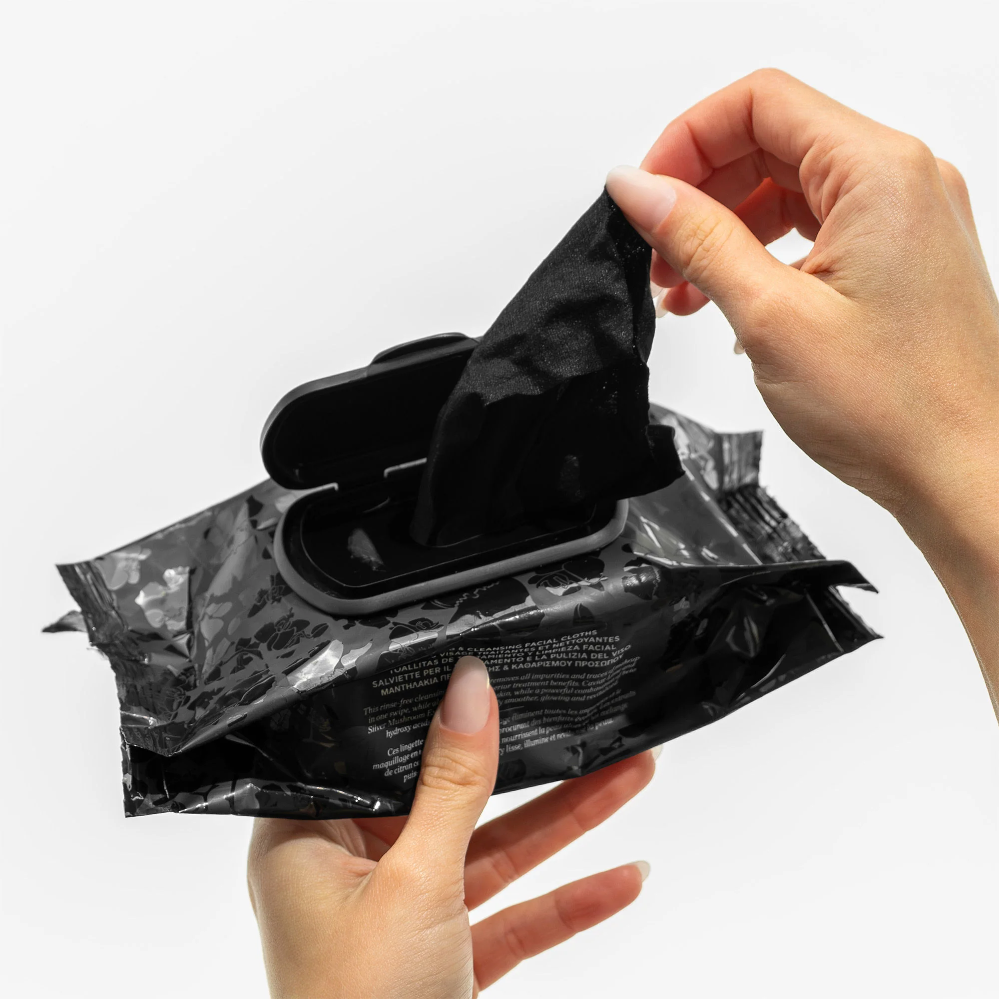 4311-essence-noir-cleansing-and-treating-facial-cloths-5.webp Essence Noir Cleansing and Treating Facial Cloths
