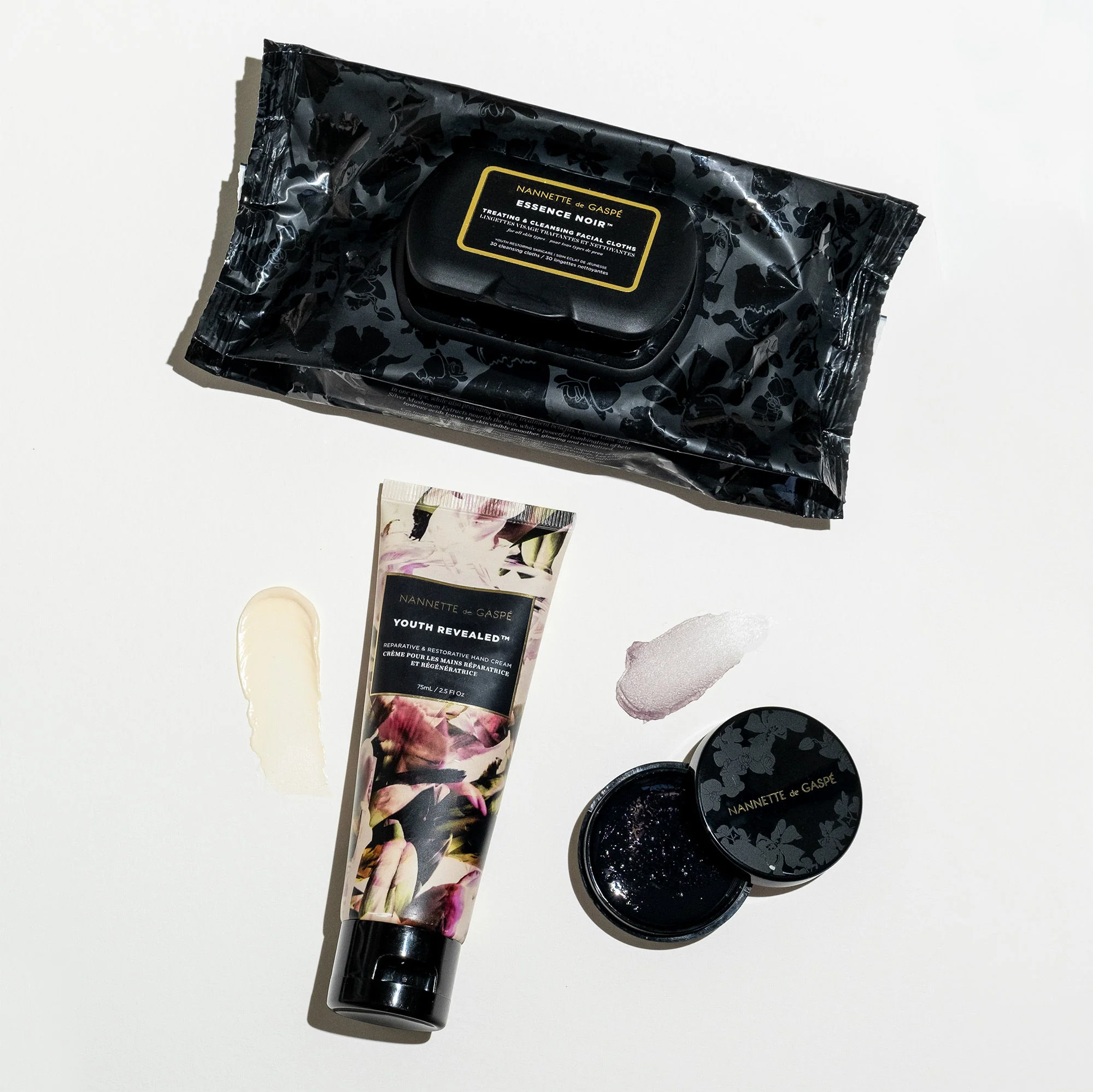 4311-essence-noir-cleansing-and-treating-facial-cloths-6.webp Essence Noir Cleansing and Treating Facial Cloths
