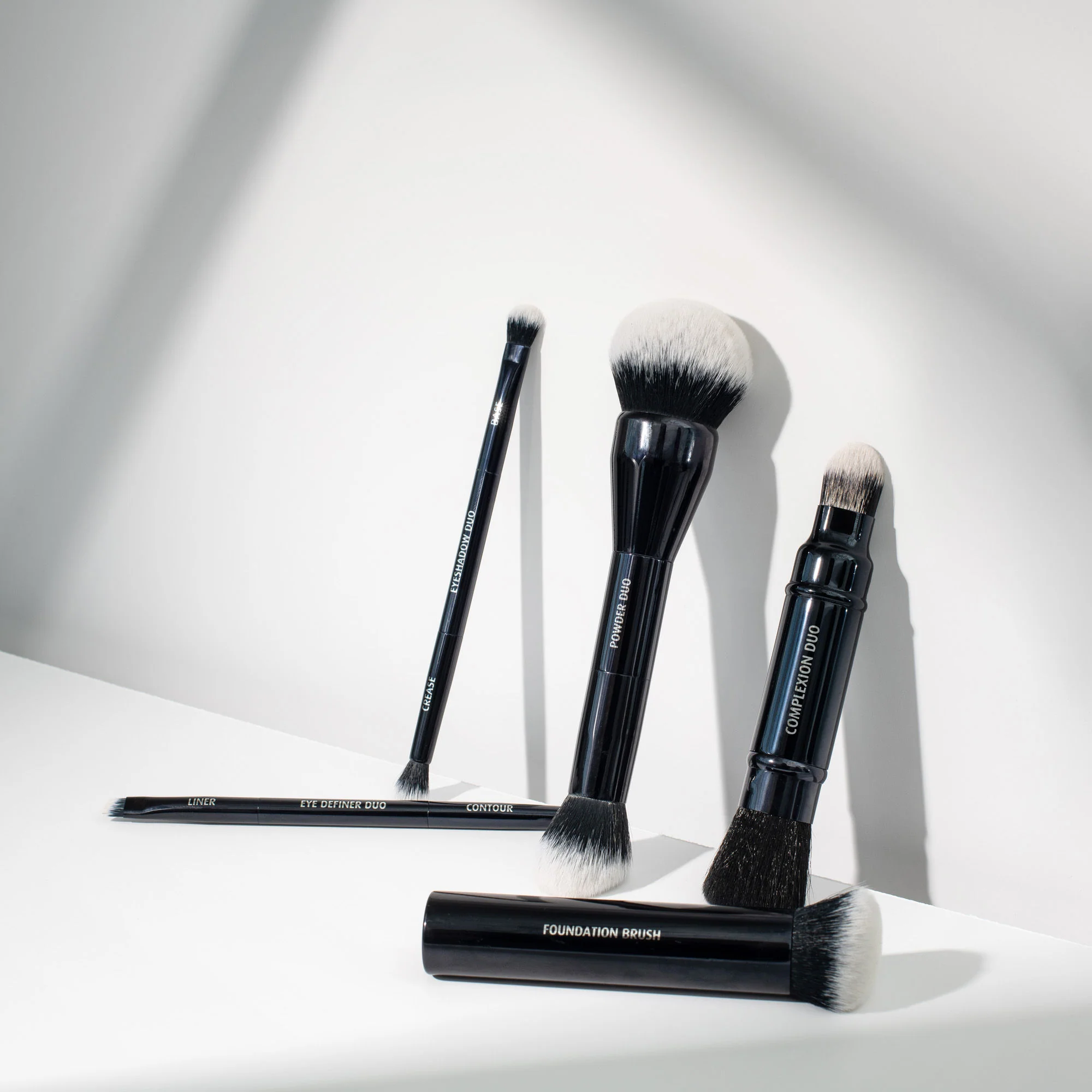 4607-eye-definer-duo-brush-5.webp Eye Definer Duo Brush
