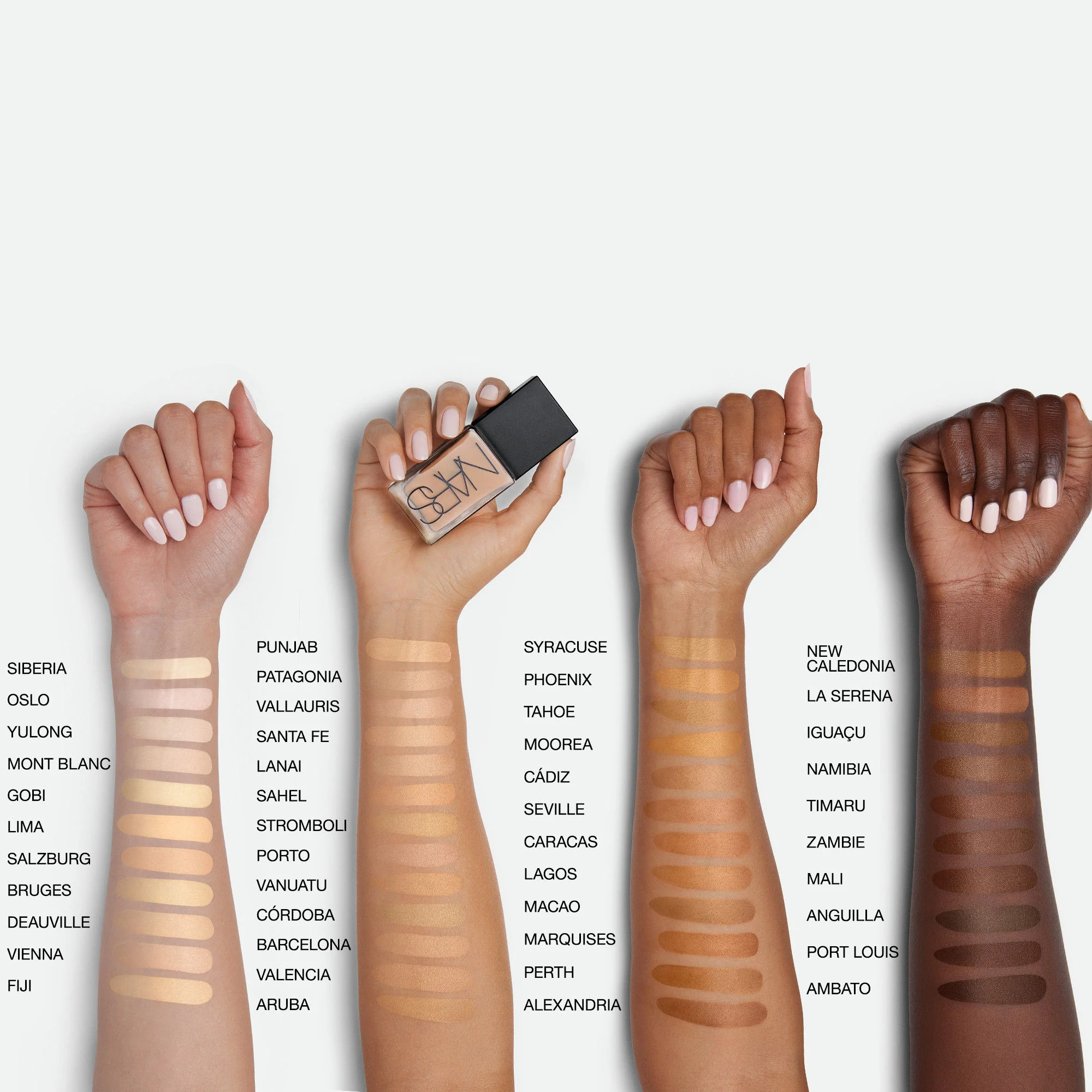 6619-light-reflecting-foundation-3.webp Light Reflecting Foundation