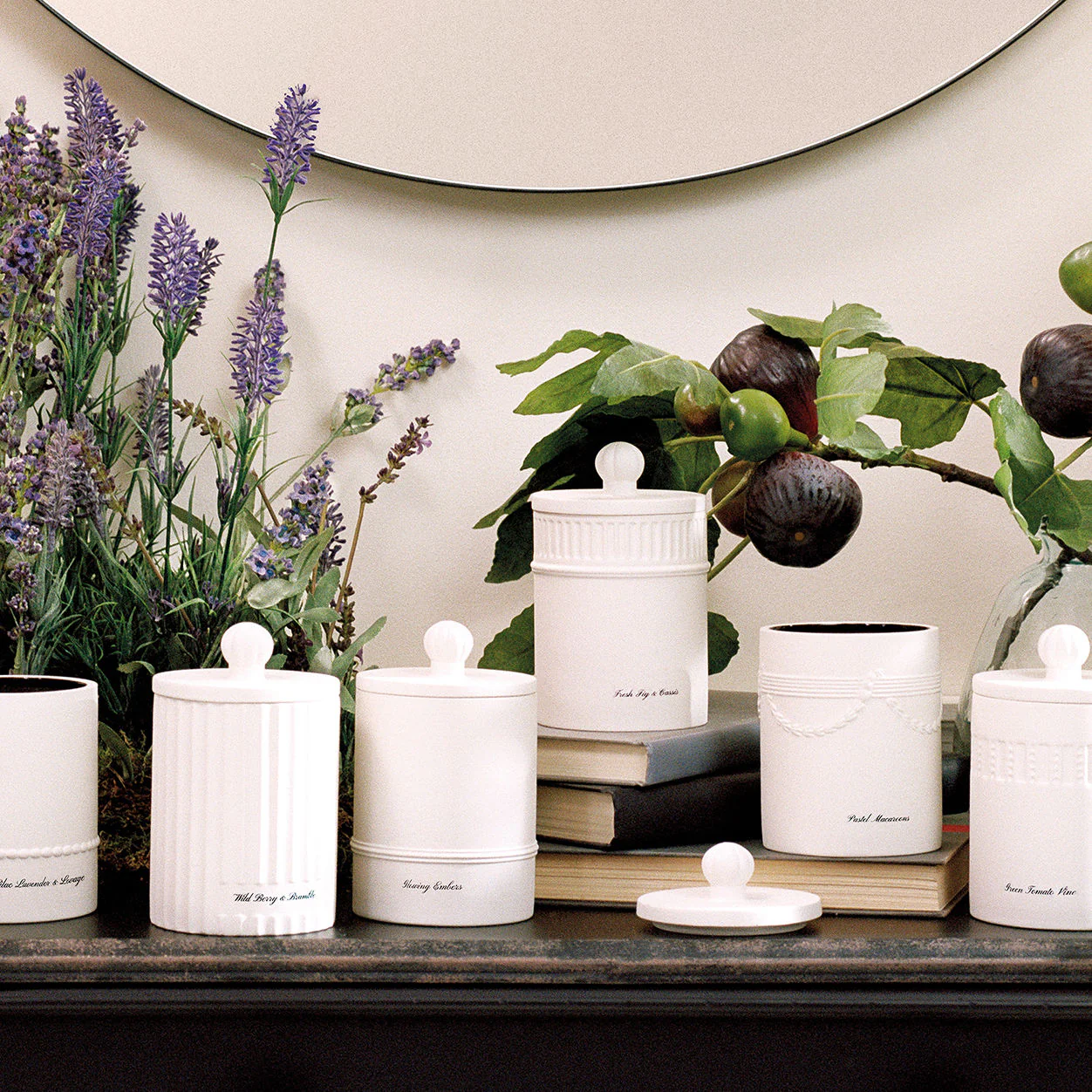 6691-lilac-lavender-and-lovage-townhouse-candle-3.webp Lilac Lavender and Lovage Townhouse Candle