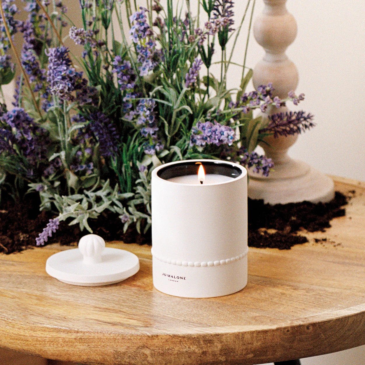 6691-lilac-lavender-and-lovage-townhouse-candle-4.webp Lilac Lavender and Lovage Townhouse Candle